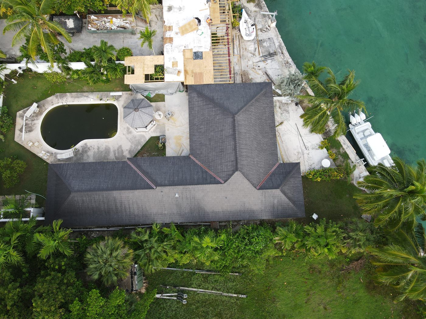 Mauras Creek House, Gavin McKinney, finished roof from the air, October 2025
